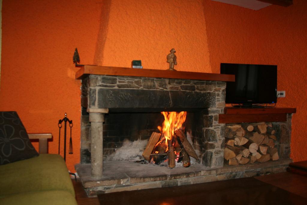 Molló Apartamentos Rurales Les Barnedes מראה חיצוני תמונה